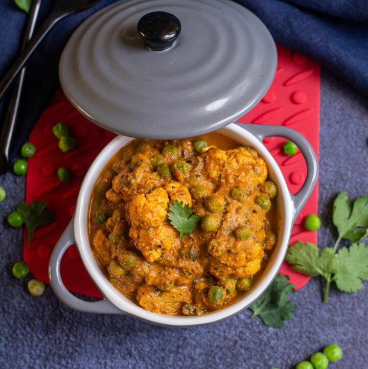 Gobi Matar Cauliflower And Peas Curry Vidhyas Vegetarian Kitchen