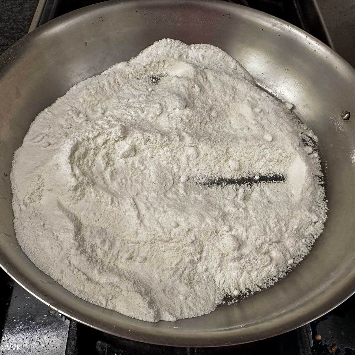 roasting the rice flour