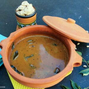 vathal kuzhambu served in clay pot