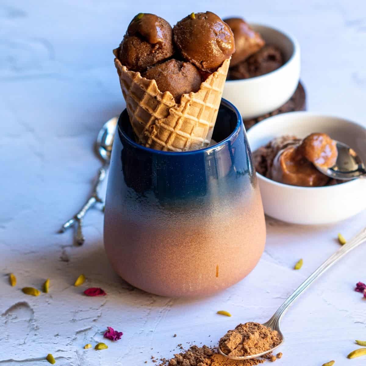 https://www.vidhyashomecooking.com/wp-content/uploads/2021/05/VeganChocolateIcecream.jpg