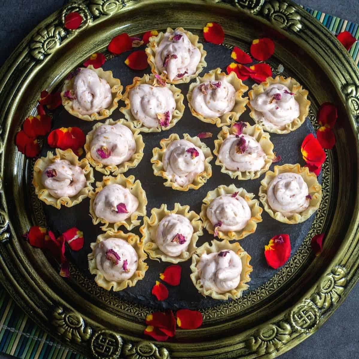 https://www.vidhyashomecooking.com/wp-content/uploads/2021/10/RoseFlavoredCreamCheeseBitesRecipe.jpg