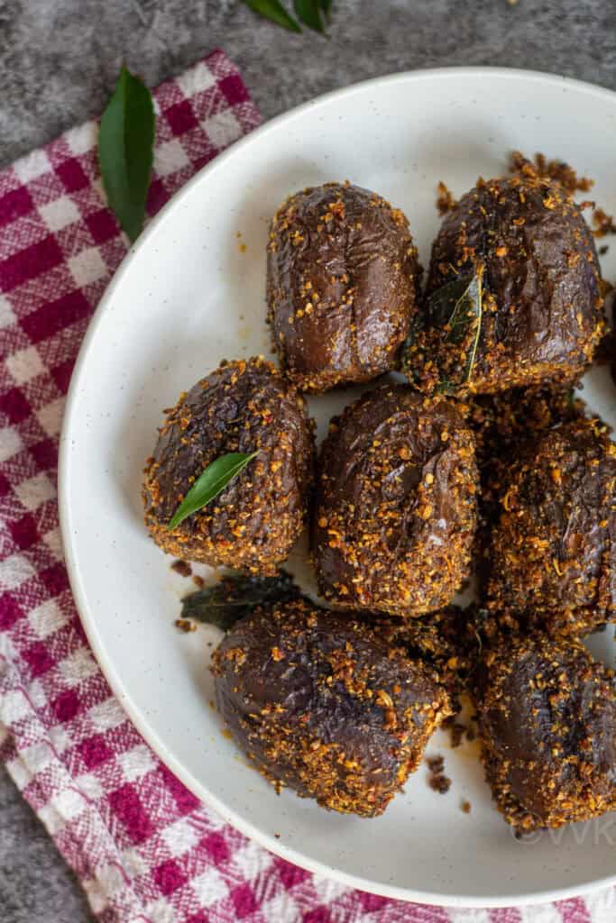 Ennai Kathirikai | Stuffed Indian Eggplant curry | Stuffed brinjal