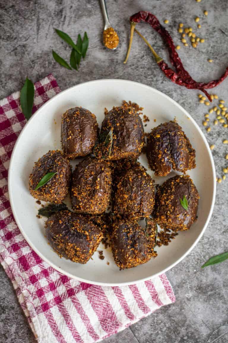 Ennai Kathirikai | Stuffed Indian Eggplant curry | Stuffed brinjal