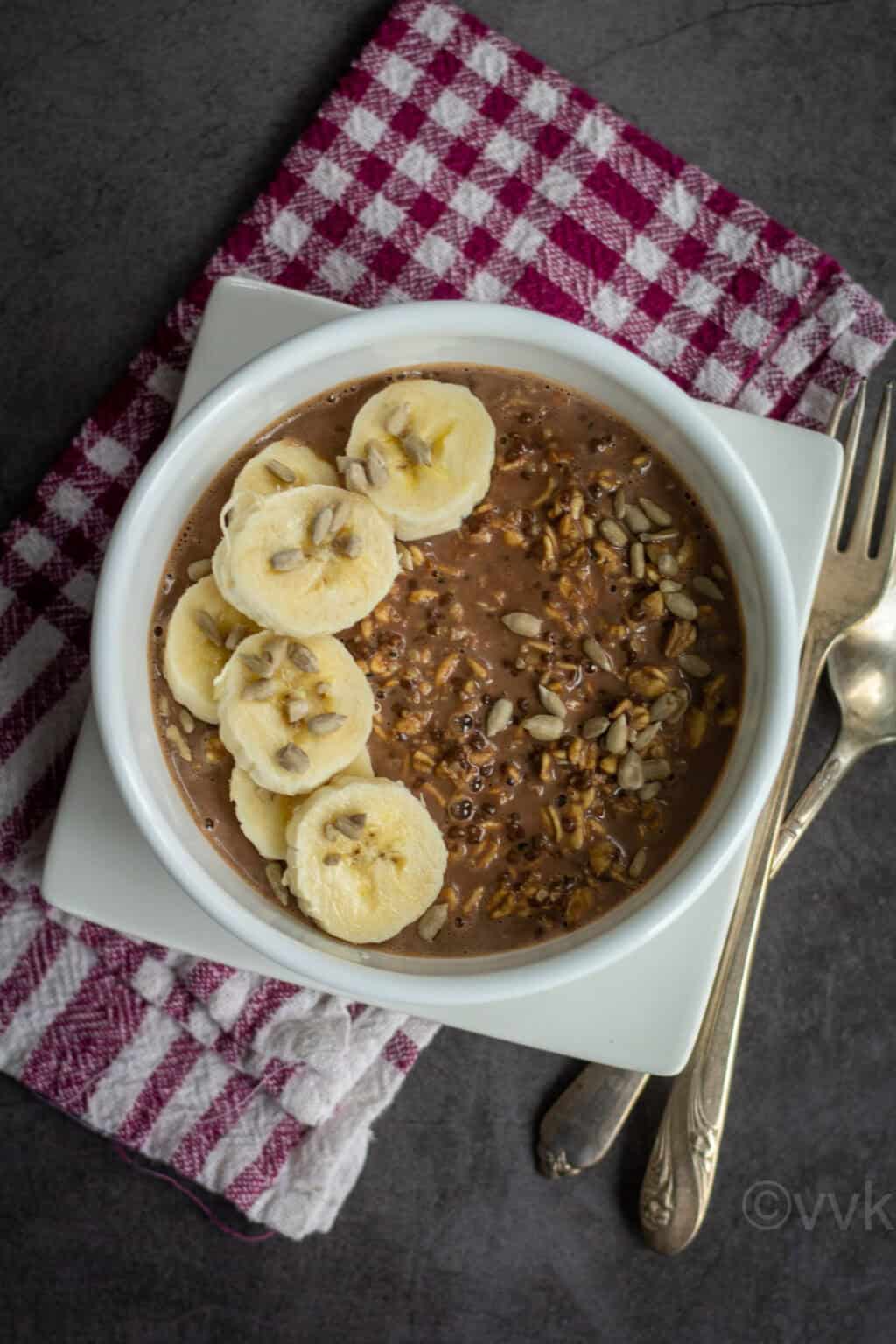 Simple & Delicious Chocolate Peanut Butter Overnight Oats