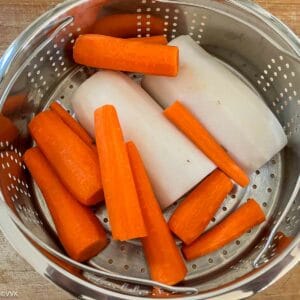 chopped carrot and radish for steaming