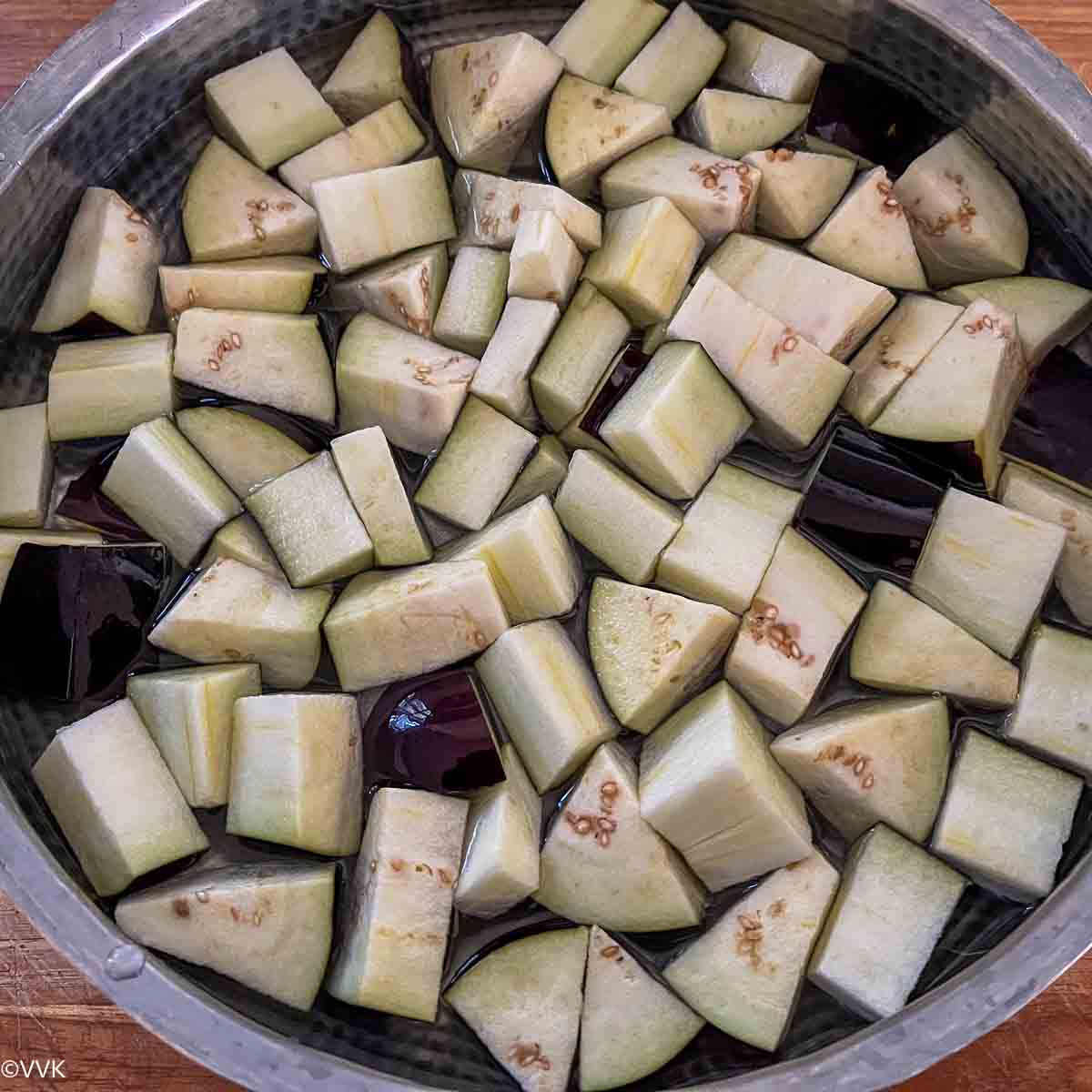 soaking the chopped brinjal